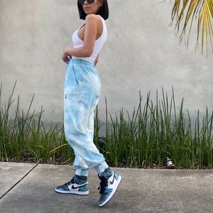 Jordan 1 Retro High
Tie Dye (Women's)